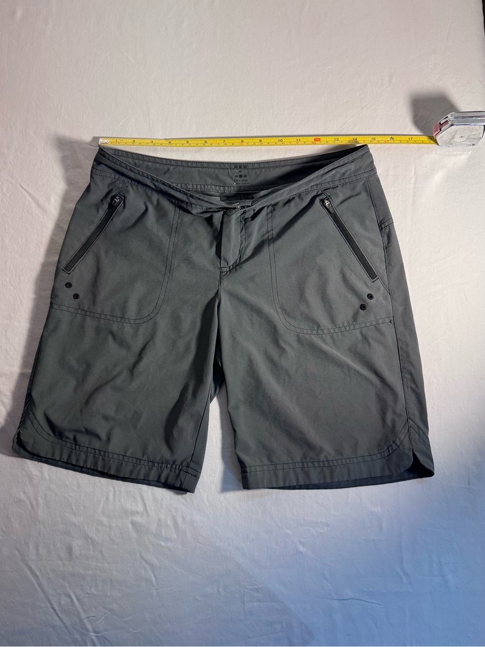 Title Nine Rogue Nimblene Shorts Women’s Size 2 | Charcoal Gray